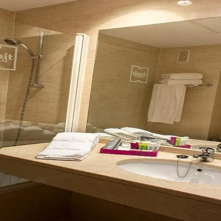 Zenit Hotel 3*