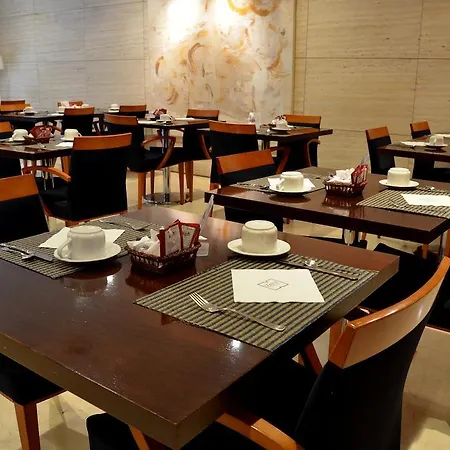 Zenit Hotel 3*